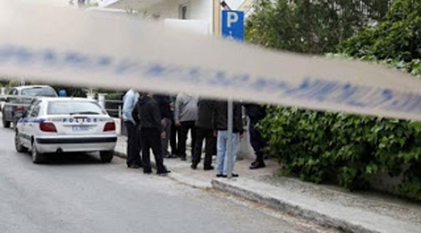 Έδεσαν και έσυραν ηλικιωμένη μέχρι να ξεψυχήσει