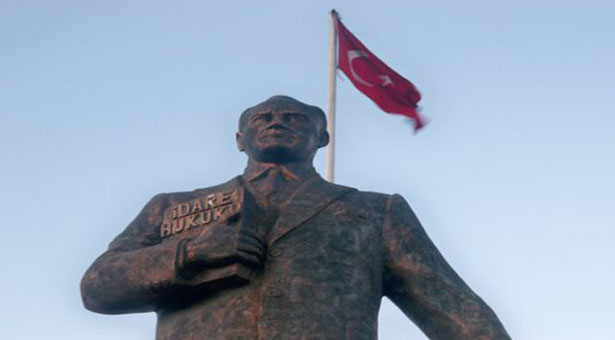 Τουρκία: Ξηλώνουν αγάλματα του Ατατούρκ