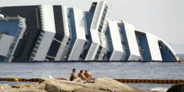 Ξεκινά η ανέλκυση του Costa Concordia. Δείτε το Live