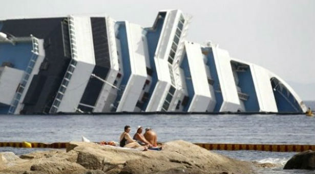 Ξεκινά η ανέλκυση του Costa Concordia. Δείτε το Live