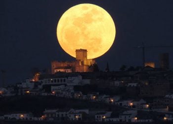 Παιχνίδια με την πανσέληνο