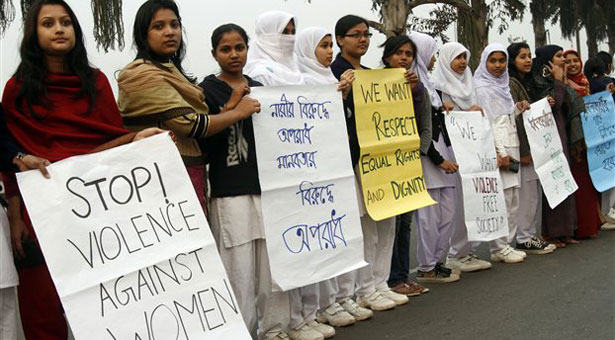 Ινδία: Σοκάρουν οι λεπτομέρειες για τον βιασμό της 23χρονης