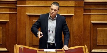 Κασιδιάρης: Είσαι χοντρός. Βενιζέλος: Είσαι φασίστας