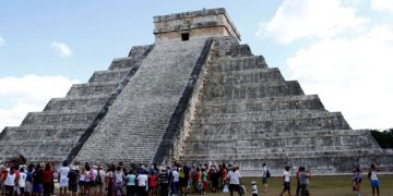 Κοσμοσυρροή στο μνημείο των Μάγια