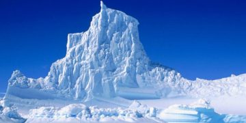 Διαλύεται το μεγαλύτερο παγόβουνο στον κόσμο. Βίντεο