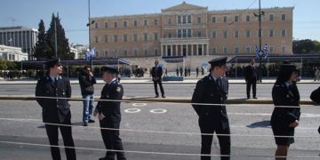 Φρούριο το κέντρο της Αθήνας για την στρατιωτική παρέλαση