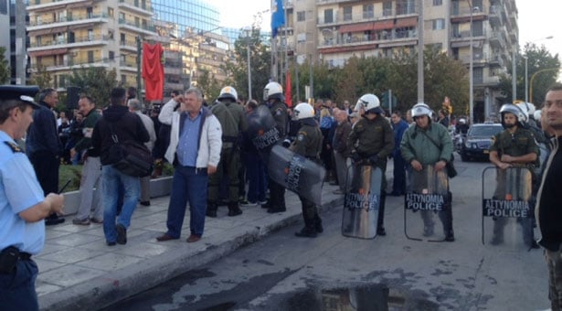 Φυγαδεύτηκε άρον άρον ο Μπουτάρης από τα εγκαίνια της πλατείας