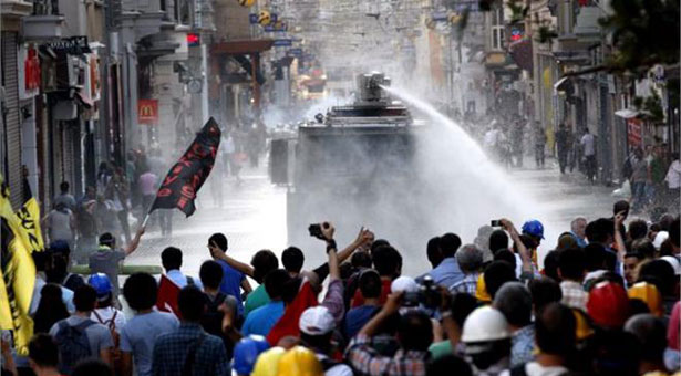 Η δημοκρατία του Σουλτάνου Ερντογάν: Όποιος διαδηλώσει θα συλληφθεί