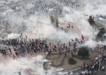 Η Τουρκία φλέγεται. Ο Ερντογάν σκληραίνει επικίνδυνα τη στάση του