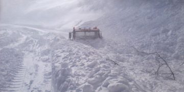 Ευρυτανία: Εγκλωβίστηκαν άνθρωποι σε χιονοστιβάδα