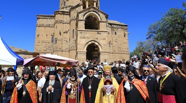 Έλληνες, Ασσύριοι και Αρμένιοι σε κοινή λειτουργία (φωτο)
