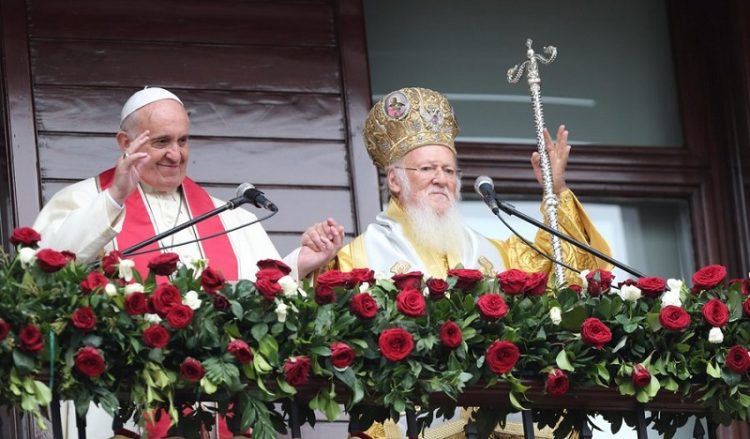 Η ιστορική συνάντηση Βαρθολομαίου-Πάπα σε 6 φωτογραφίες