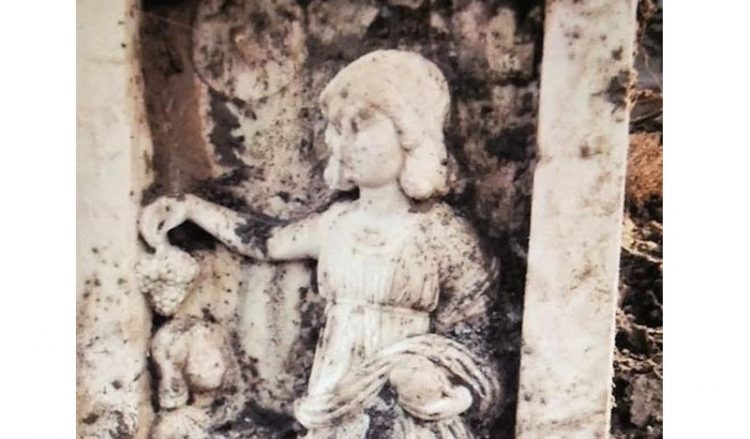 Σμύρνη: Εντυπωσιακό αρχαιοελληνικό ανάγλυφο βρέθηκε τυχαία!
