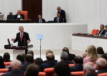 Προβάδισμα για το κόμμα Ερντογάν στην Τουρκία ενόψει εκλογών