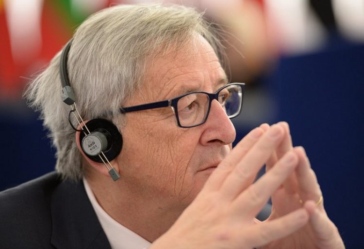 Γιούνκερ: Η ΕΕ θα πρέπει να αποδεχτεί μια παράταση στο Brexit μέχρι τις 22 Μαΐου