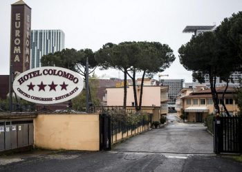 Έχασε τη μάχη η 17χρονη μαθήτρια που έπεσε από μπαλκόνι στη Ρώμη