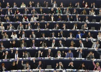 Ευρωκοινοβούλιο: Κίνδυνος κατάχρησης εξουσίας με τα μέτρα για τον κορονοϊό