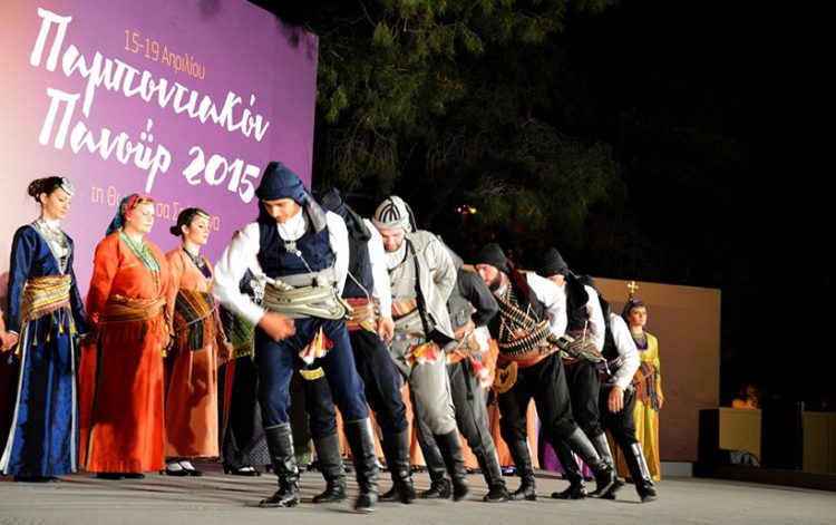 Οι χοροί των ποντιακών συλλόγων στο Παμποντιακόν Πανοΰρ των Σουρμένων (φωτο-βίντεο)
