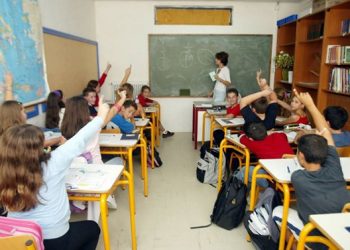 Κορονοϊός: Αρνητικοί οι λοιμωξιολόγοι στο άνοιγμα των σχολείων πριν από τις γιορτές