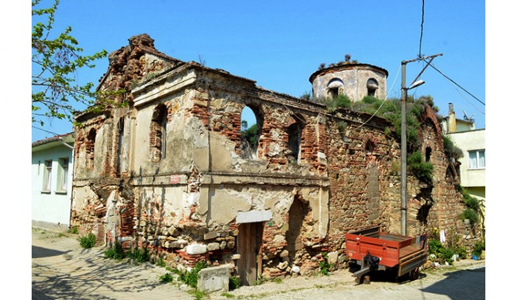 Σοκ: Οι Τούρκοι πουλάνε ελληνική εκκλησία της μικρασιατικής Τρίγλιας