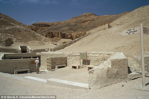 Ανακαλύφθηκε η μυστική πύλη για τον τάφο της βασίλισσας Νεφερτίτης στην Αίγυπτο;