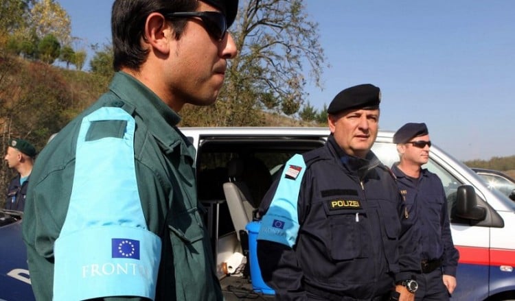 Frontex: Σχεδόν αδύνατο να ελεγχθούν τα ελληνικά θαλάσσια σύνορα