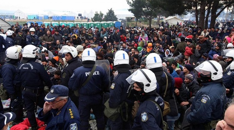 Ασφυκτικές οι πιέσεις στην Ελλάδα για το προσφυγικό