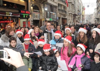 Κωνσταντινούπολη: Το Ζωγράφειο ετοιμάζεται για τα κάλαντα στο Πέραν