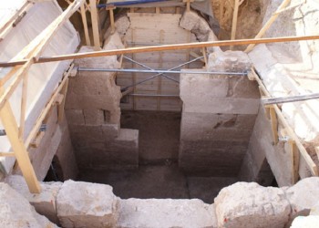 Νέος μακεδονικός τάφος με τέσσερις θαλάμους βρέθηκε στην Πέλλα (φωτο)