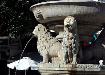 Τα «Λιοντάρια» του Ηρακλείου αναβρύζουν και πάλι νερό