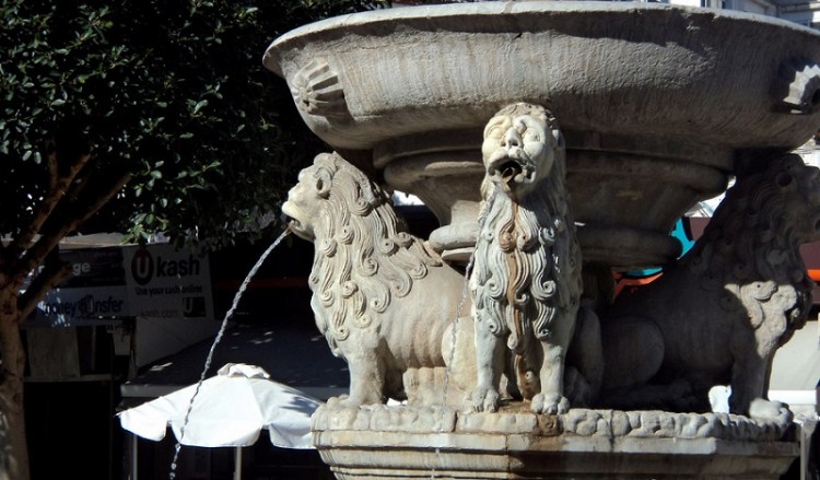 Τα «Λιοντάρια» του Ηρακλείου αναβρύζουν και πάλι νερό