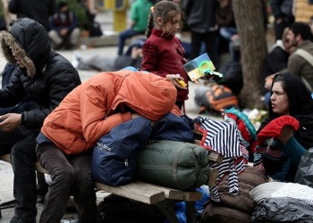 Σε 18 σημεία της Ελλάδας εγκλωβισμένοι πρόσφυγες και μετανάστες