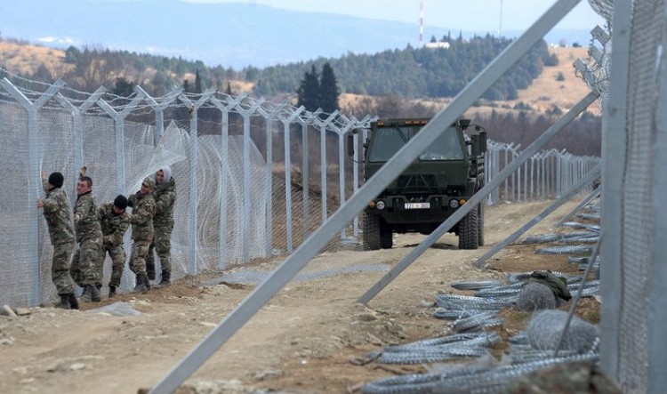 Κι άλλο φράχτη σηκώνουν τα Σκόπια στα σύνορα με την Ελλάδα