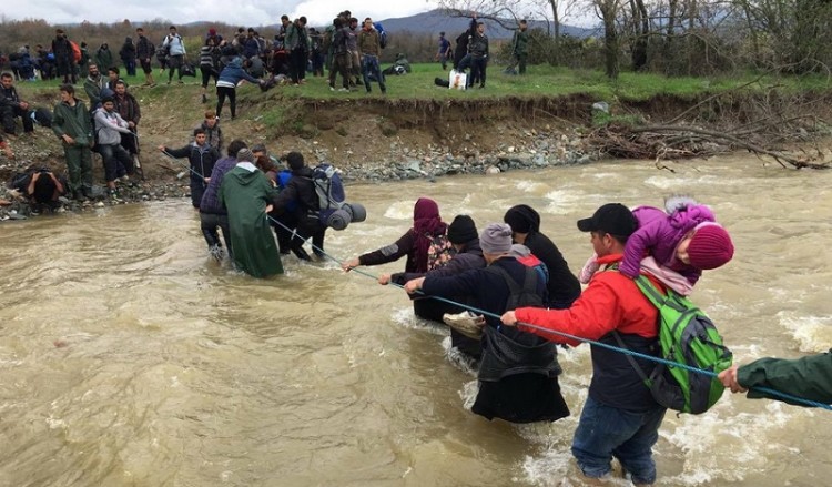 Συλλήψεις φωτορεπόρτερ από Σκοπιανούς στη συνοριακή γραμμή με την Ελλάδα