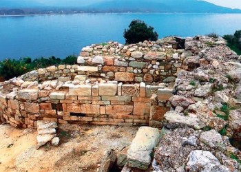 Σισμανίδης: Οι αρχαίες πηγές δείχνουν τον τάφο του Αριστοτέλη