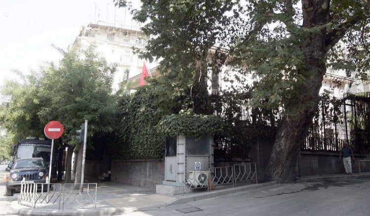 Ένταση τα ξημερώματα έξω από το τουρκικό προξενείο στη Θεσσαλονίκη