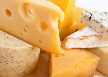 Εξαιρούνται τα ελληνικά τυριά από τους δασμούς που επιβάλλουν οι ΗΠΑ σε προϊόντα της ΕΕ