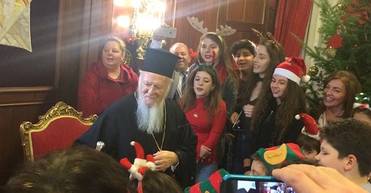 Μαθητές του Ζωγράφειου έψαλλαν τα κάλαντα στον Οικουμενικό Πατριάρχη