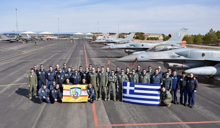 Πιλότοι της Πολεμικής Αεροπορίας πρώτευσαν στο Tactical Leadership Programme (φωτο)