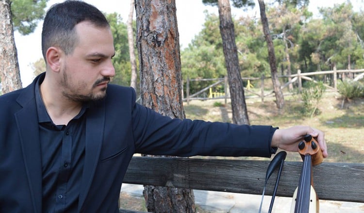 Δημήτρης Ξενιτόπουλος, εκφραστής της νέας γενιάς των Πόντιων λυράρηδων
