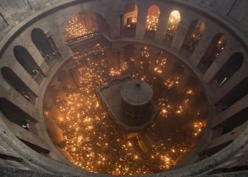 Άγιο Φως: Η τελετή αφής στα Ιεροσόλυμα live (βίντεο)