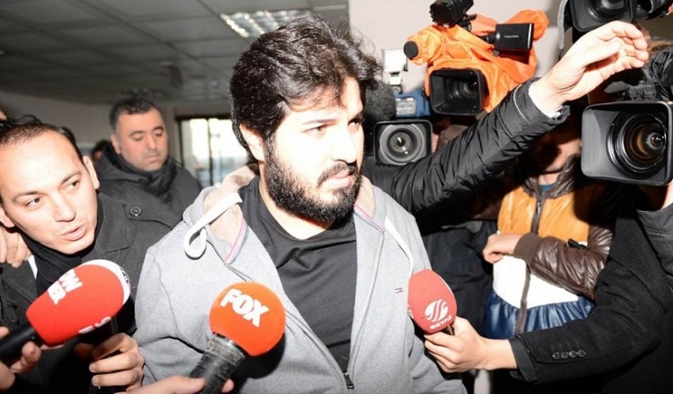 Τούρκους αξιωματούχους καίει με την κατάθεσή του ο «ταμίας» Ρεζά Ζαράμπ