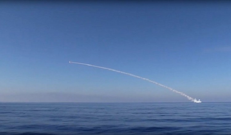 Πυραύλους από τη Μεσόγειο εκτόξευσαν οι Ρώσοι εναντίον του Ισλαμικού Κράτους