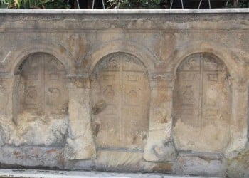 Σαρκοφάγος 2.000 ετών στην Κιουτάχεια χρησιμοποιείται ως κρήνη