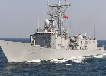 Κλιμακώνει η Τουρκία: Πλοία και υποβρύχιο κοντά στην κυπριακή γεώτρηση