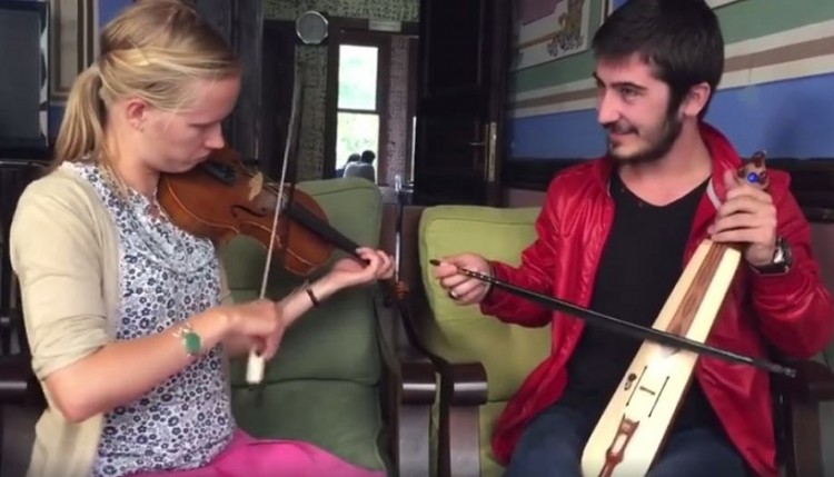 Όταν η ποντιακή λύρα συναντά το βιολί (βίντεο)