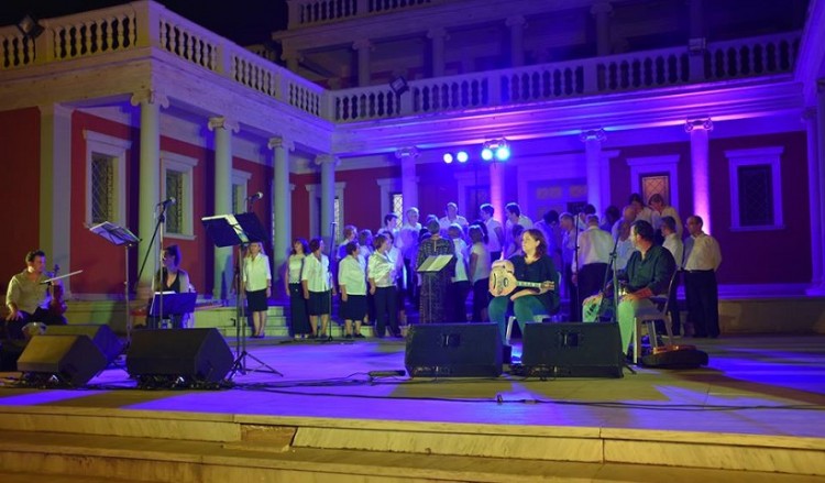 Τίμησαν με τραγούδια την επέτειο των 95 χρόνων από τη Μικρασιατική Καταστροφή στη Θεσσαλονίκη (βίντεο)