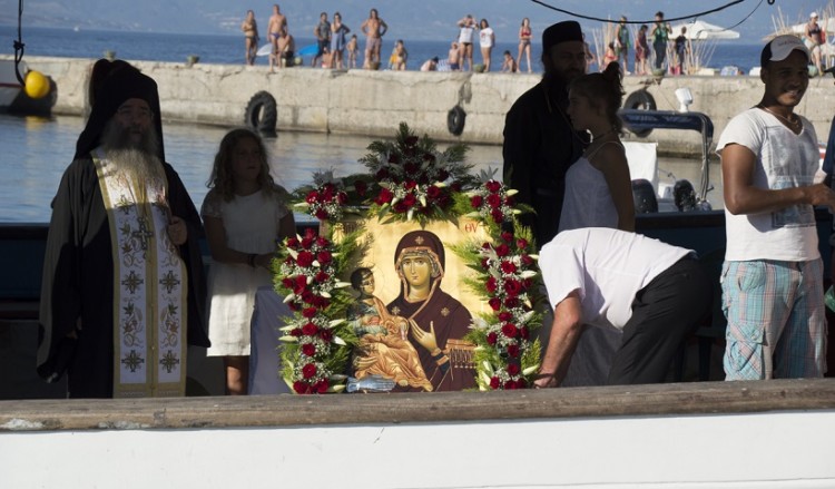 Από το Άγιον Όρος στον Σταυρό Θεσσαλονίκης η μοναδική εικόνα της Παναγίας Τριχερούσας