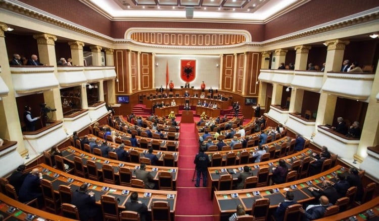 Αλβανία: Παραιτήθηκαν οι βουλευτές του Δημοκρατικού Κόμματος