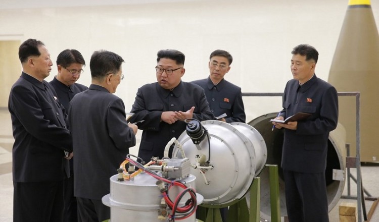 Με πυρηνική καταστροφή απειλεί η Βόρεια Κορέα